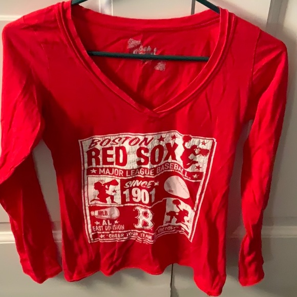 5th & Ocean Tops - 5th & Ocean Boston Red Sox long Sleeve Tee Shirt (M)